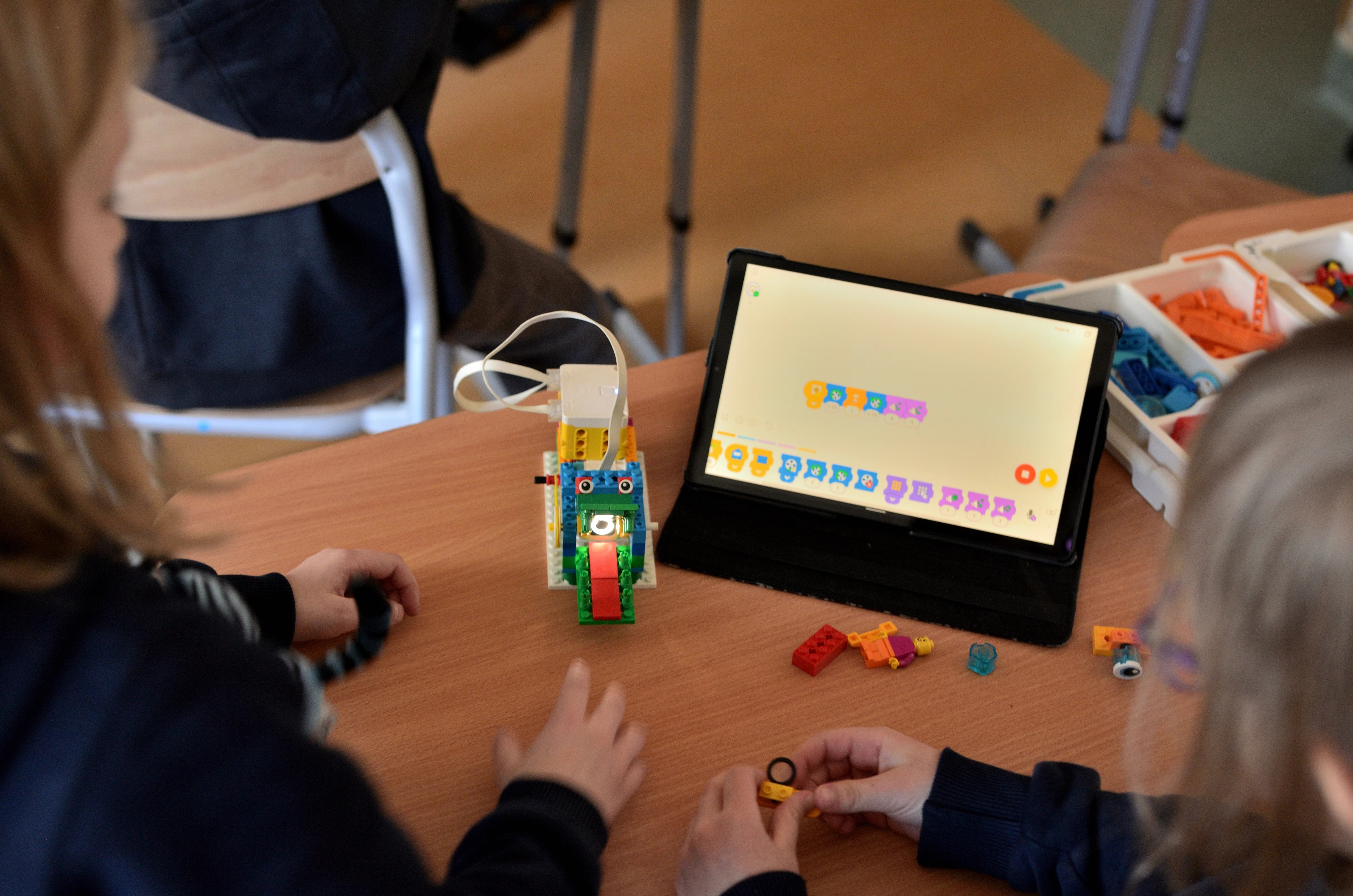Zajęcia z programowania robotów LEGO